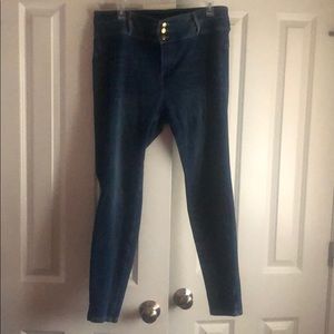 Dark wash stretchy jeans